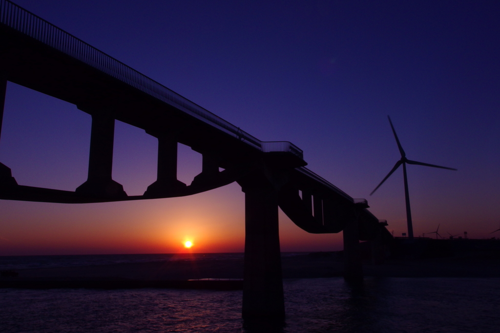 潮騒橋の夕暮れ