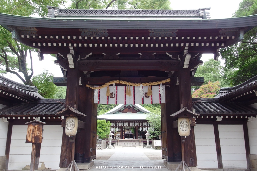 白峯神宮