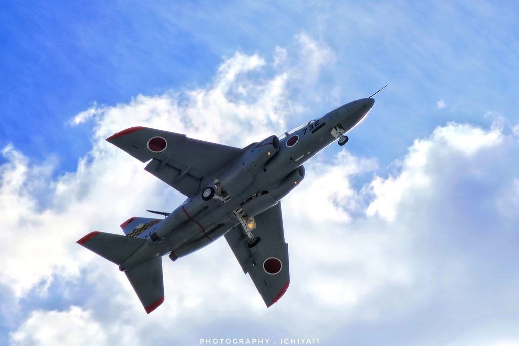 少しだけ暖かくなった日の空