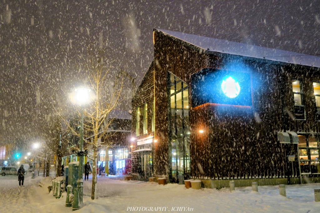 Starbucks in a snowy town