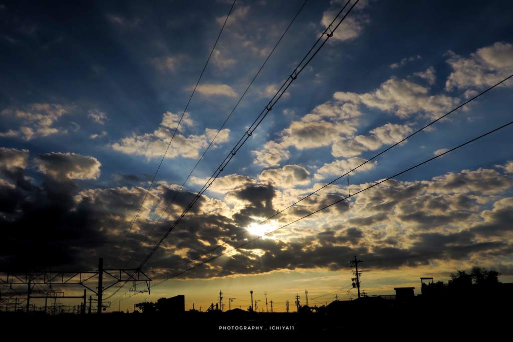 駅からの朝日
