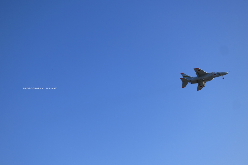 今日も変わらず自衛隊機が飛ぶ