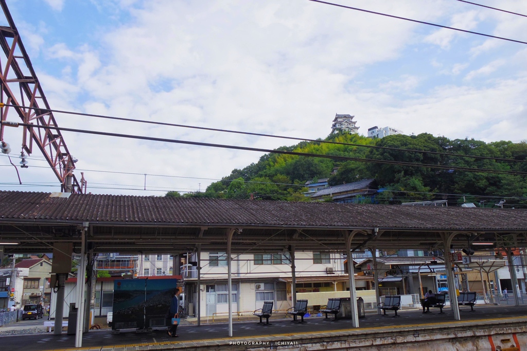 尾道城のあるホームの風景