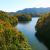紅葉始まる湖畔
