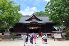 賑わう四柱神社