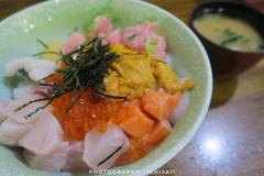 相変わらず、大漁さんのぜんぶのっけ丼