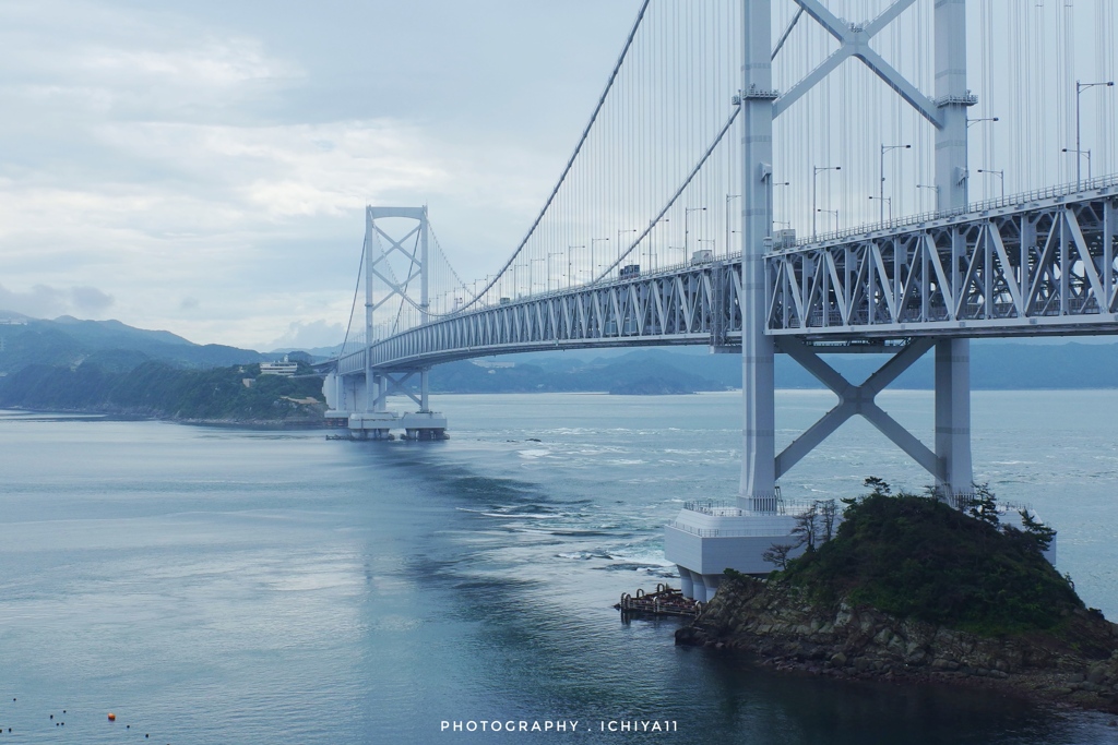 朝の大鳴門橋