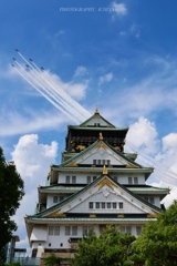 大阪城上空を駆ける