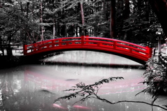 red bridge