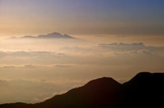 雲海に浮かぶ