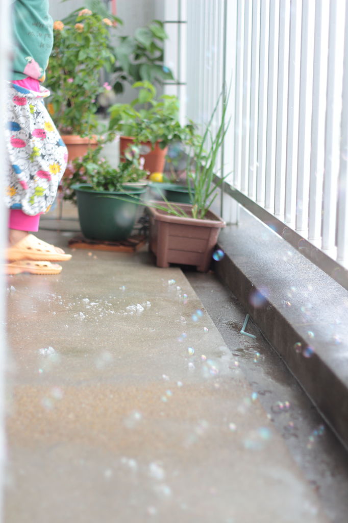 雨の日はベランダで・・・