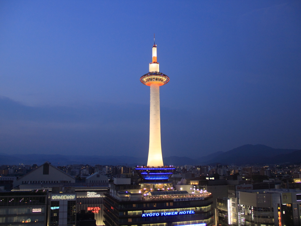 Kyoto tower(夜)