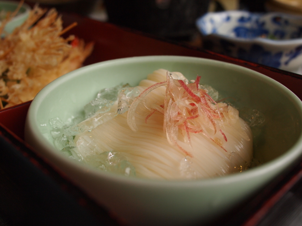 三輪で食す　本場の三輪そうめん