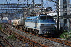 EF66形が牽引する貨物列車
