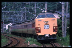 横須賀線を走る485系