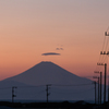 夕暮れ富士山と電線