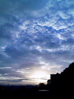 夏雲　夕焼け一歩前