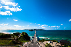 海と空と