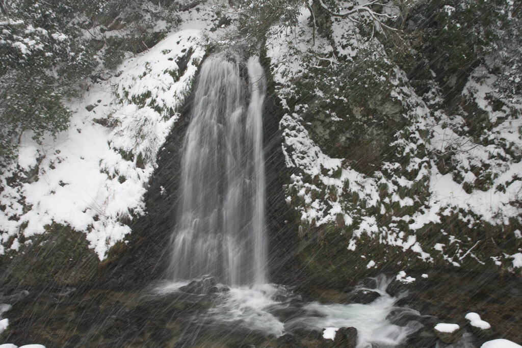 冬の滝２