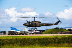 小松航空祭2024　UH1・T4コラボ