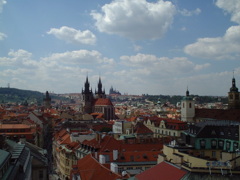 火薬塔からプラハ城を臨む