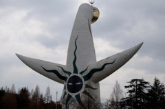 裏からの顔も！