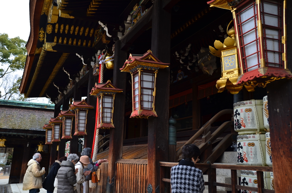 屋根つき行灯（灯篭）