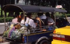 タイの乗り物