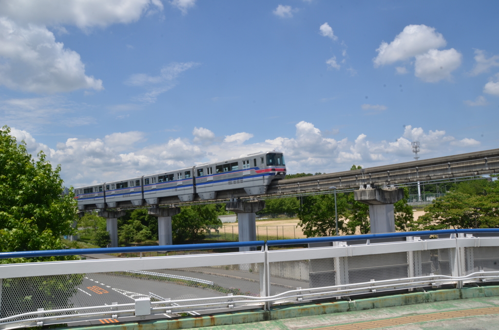 またぎ電車