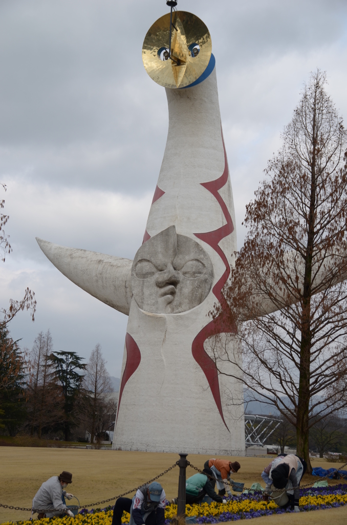 太陽の塔いわく