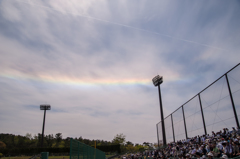 彩雲と飛行機雲。