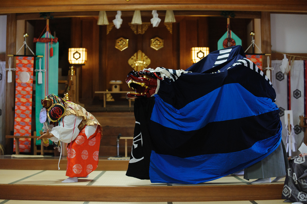 伊勢大神楽講社、加藤菊太夫組。四方の舞。