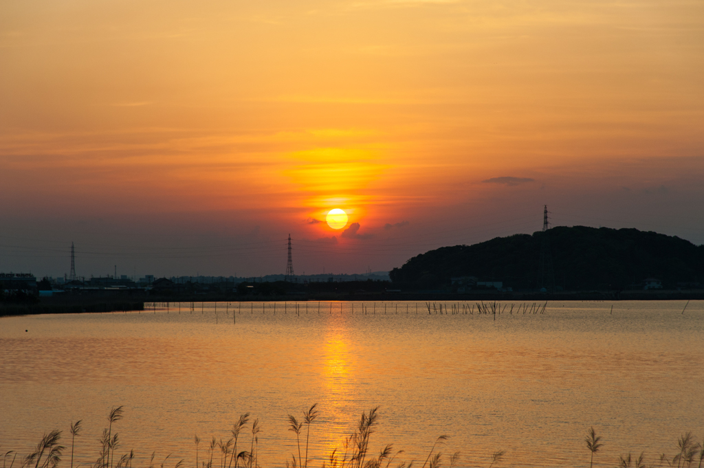 神西湖の朝日。