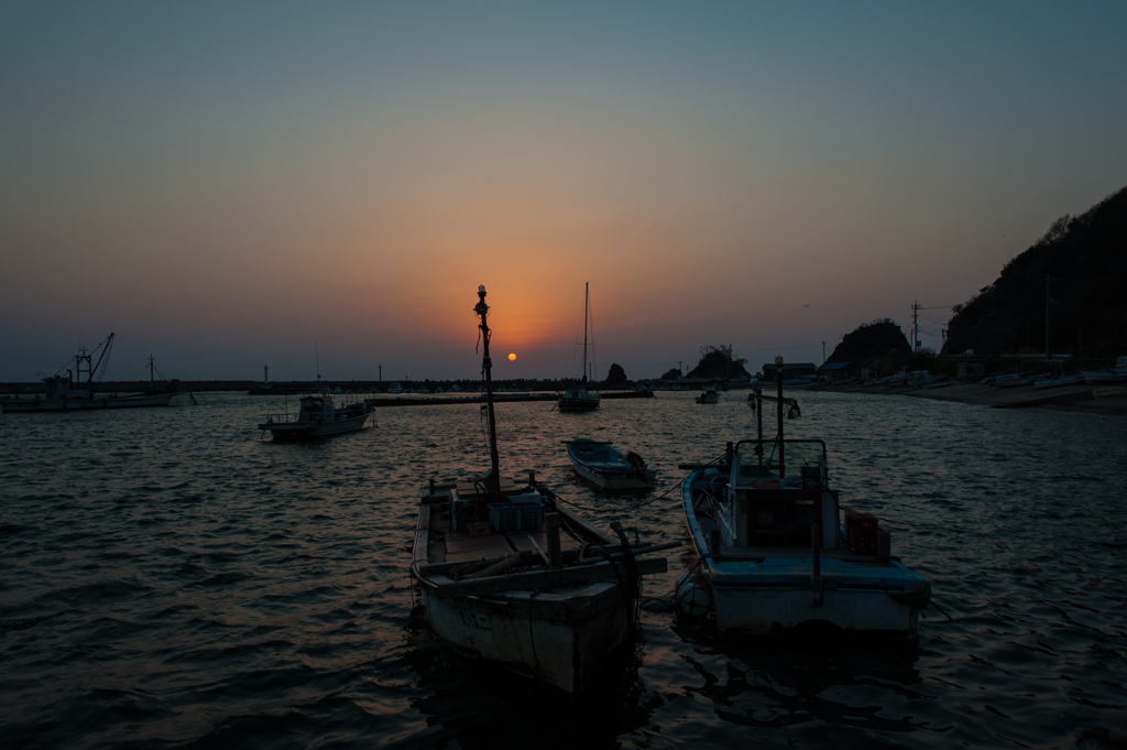 漁港の夕景。