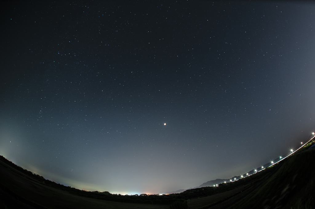 皆既月食のある星景Ⅱ。