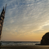 夕刻の幟旗と弁天島。