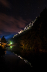 立久恵峡、夜。