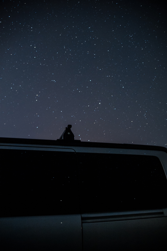 車に映る星たち。