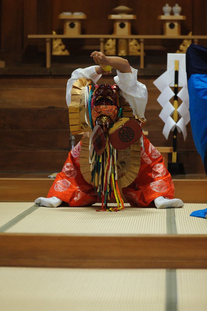 伊勢大神楽講社、加藤菊太夫組。四方の舞。