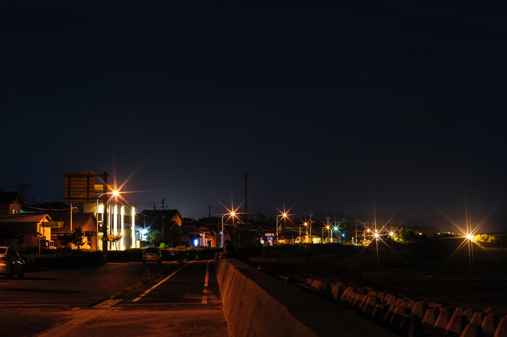 夜の稲佐海岸通。