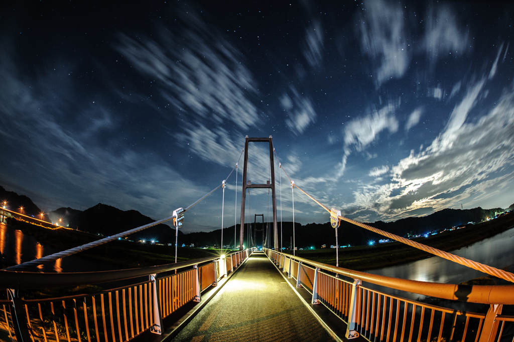月光夜景、馬木吊橋。