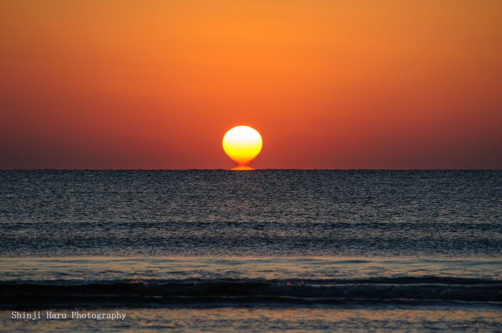 溶ける太陽。