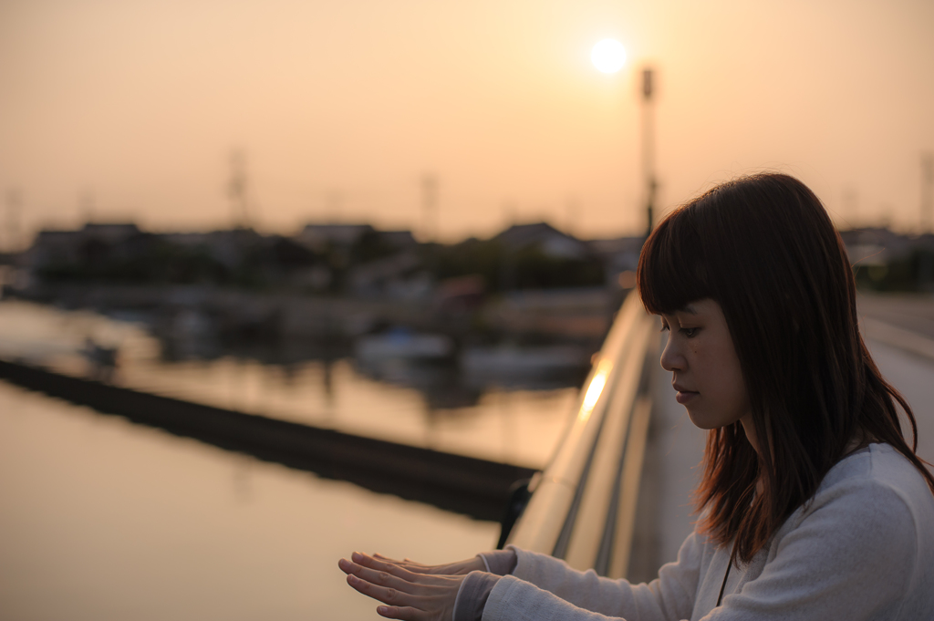 橋の上。