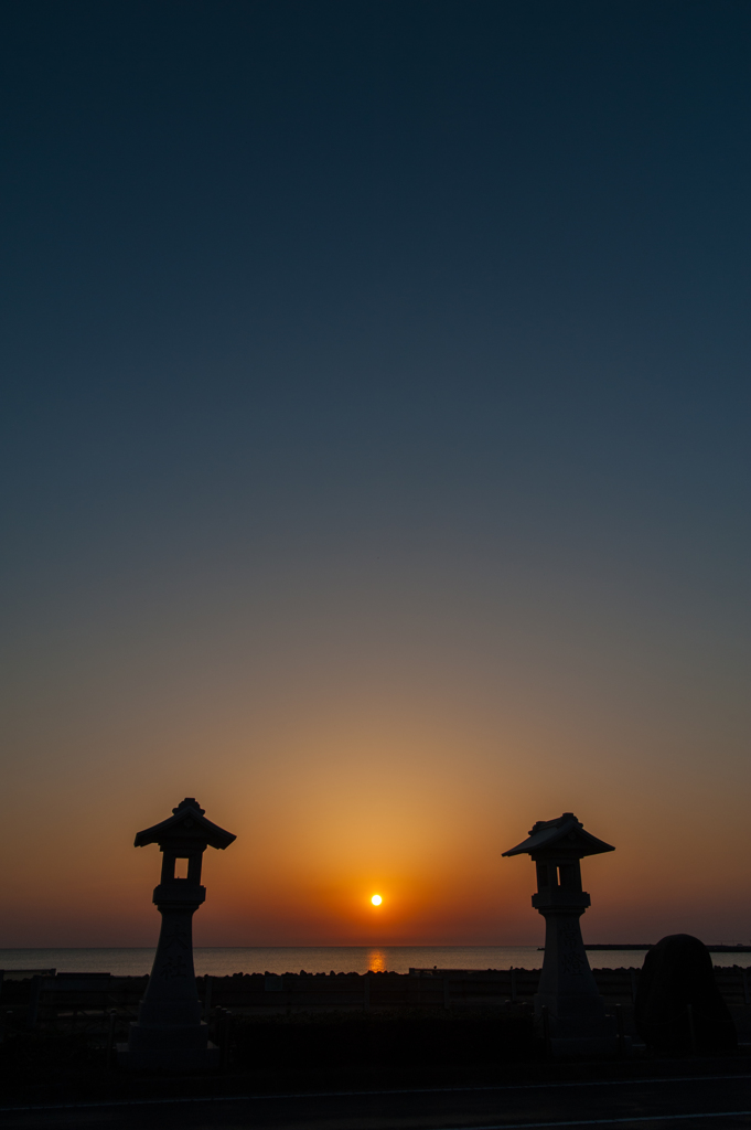 大社常燈、夕景。
