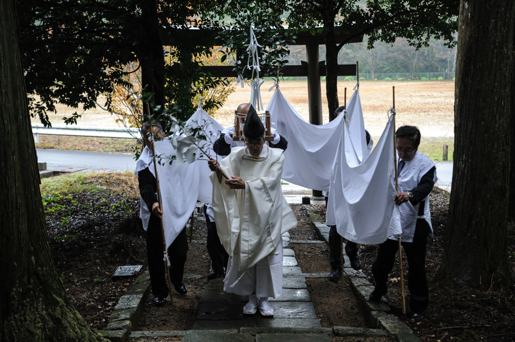 朝山神社神迎え神事。