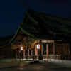 夜の参拝者。