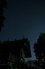 出雲手斧神社と星空。
