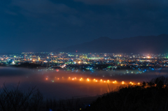 霧の斐伊川、出雲の夜景。