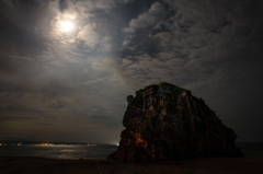 月夜の弁天島。
