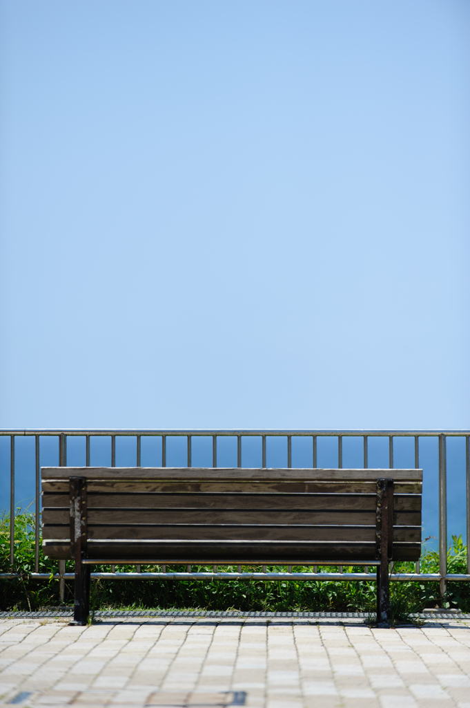 海を見るベンチ。